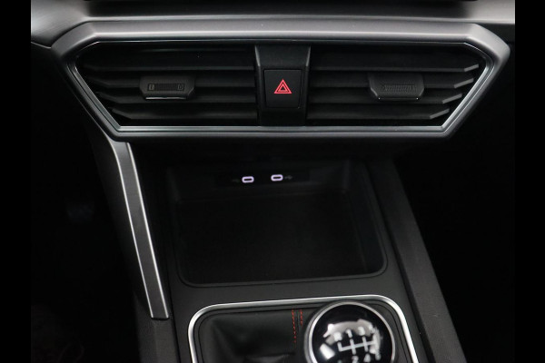 Seat Leon 1.5 TSI FR Launch Edition | Trekhaak | Adaptive cruise | Sfeerverlichting | Carplay | Navigatie | Full LED | 18'' | Parkeerhulp | Climate control | Sportstoelen | Bluetooth