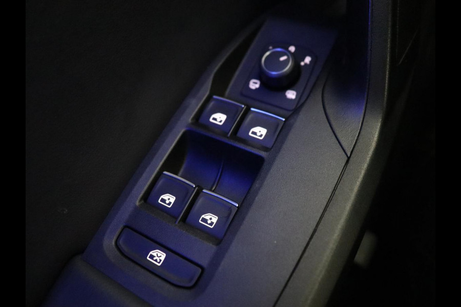 Seat Leon 1.5 TSI FR Launch Edition | Trekhaak | Adaptive cruise | Sfeerverlichting | Carplay | Navigatie | Full LED | 18'' | Parkeerhulp | Climate control | Sportstoelen | Bluetooth