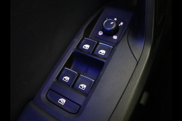 Seat Leon 1.5 TSI FR Launch Edition | Trekhaak | Adaptive cruise | Sfeerverlichting | Carplay | Navigatie | Full LED | 18'' | Parkeerhulp | Climate control | Sportstoelen | Bluetooth