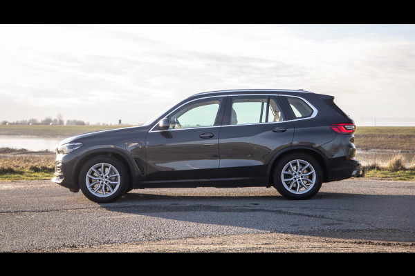 BMW X5 xDrive45e Executive LEER / DEALER ONDERHOUDEN / LUCHTVERING / CARPLAY / CAMERA
