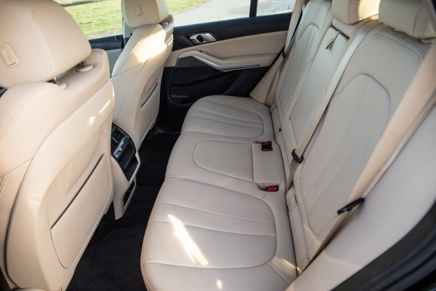 BMW X5 xDrive45e Executive LEER / DEALER ONDERHOUDEN / LUCHTVERING / CARPLAY / CAMERA