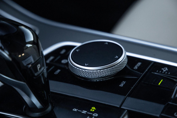 BMW X5 xDrive45e Executive LEER / DEALER ONDERHOUDEN / LUCHTVERING / CARPLAY / CAMERA