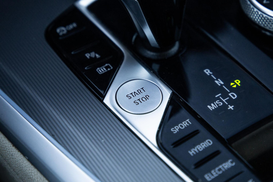 BMW X5 xDrive45e Executive LEER / DEALER ONDERHOUDEN / LUCHTVERING / CARPLAY / CAMERA