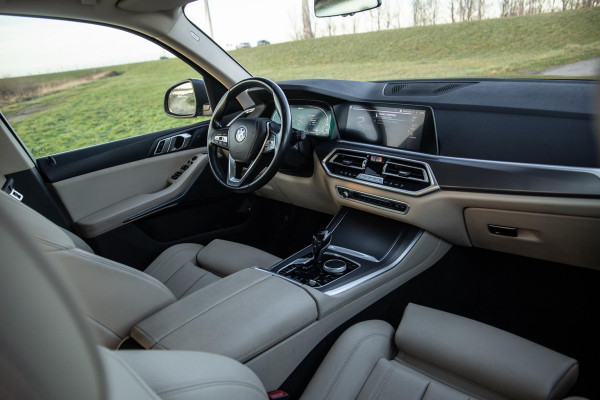 BMW X5 xDrive45e Executive LEER / DEALER ONDERHOUDEN / LUCHTVERING / CARPLAY / CAMERA