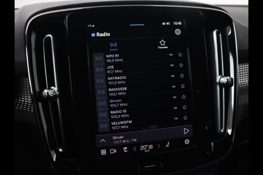 Volvo XC40 Recharge Plus | Trekhaak | Stoel & stuurverwarming | Warmtepomp | Adaptive cruise | Carplay | Navigatie | Camera | Leder/Alcantara | Full LED | DAB | Standkachel | Bluetooth | Climate control