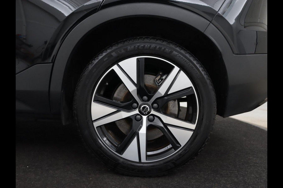 Volvo XC40 Recharge Plus | Trekhaak | Stoel & stuurverwarming | Warmtepomp | Adaptive cruise | Carplay | Navigatie | Camera | Leder/Alcantara | Full LED | DAB | Standkachel | Bluetooth | Climate control