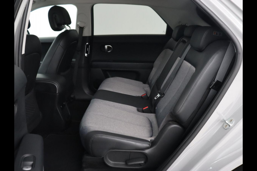 Hyundai IONIQ 5 Connect 73kWh | Trekhaak | Stoel & stuurverwarming | Half leder | Adaptive cruise | Carplay | 19'' | Keyless | Camera | Navigatie | Vehicle-to-load | Parkeerhulp