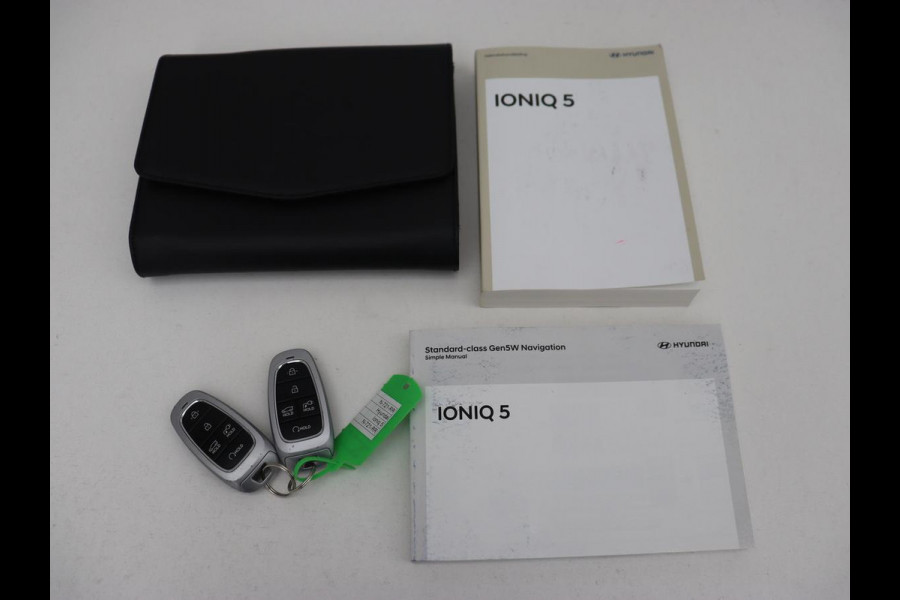 Hyundai IONIQ 5 Connect 73kWh | Trekhaak | Stoel & stuurverwarming | Half leder | Adaptive cruise | Carplay | 19'' | Keyless | Camera | Navigatie | Vehicle-to-load | Parkeerhulp