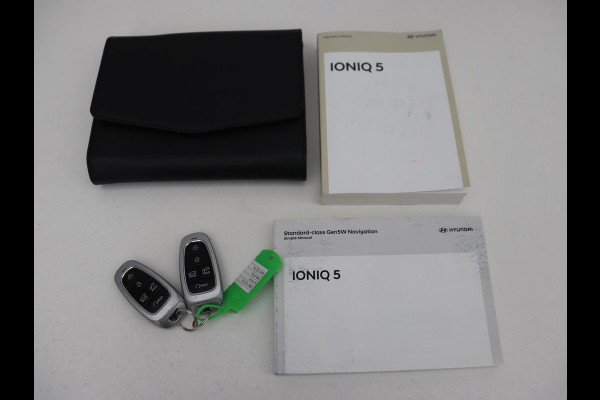 Hyundai IONIQ 5 Connect 73kWh | Trekhaak | Stoel & stuurverwarming | Half leder | Adaptive cruise | Carplay | 19'' | Keyless | Camera | Navigatie | Vehicle-to-load | Parkeerhulp