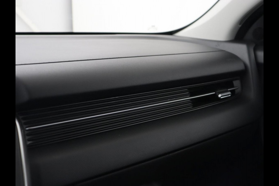 Hyundai IONIQ 5 Connect 73kWh | Trekhaak | Stoel & stuurverwarming | Half leder | Adaptive cruise | Carplay | 19'' | Keyless | Camera | Navigatie | Vehicle-to-load | Parkeerhulp