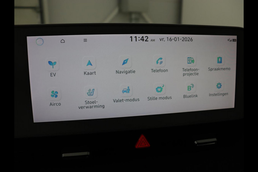 Hyundai IONIQ 5 Connect 73kWh | Trekhaak | Stoel & stuurverwarming | Half leder | Adaptive cruise | Carplay | 19'' | Keyless | Camera | Navigatie | Vehicle-to-load | Parkeerhulp