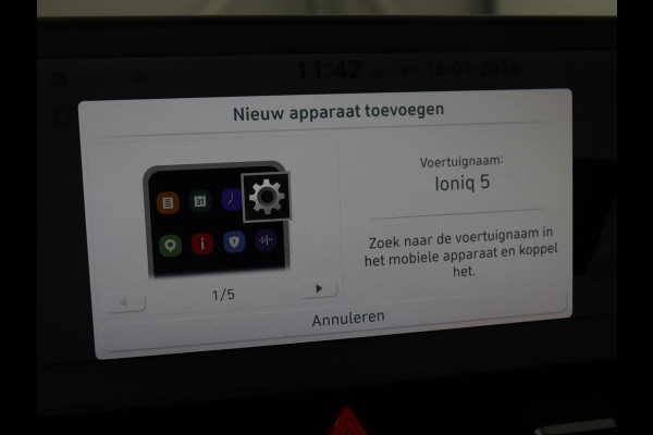 Hyundai IONIQ 5 Connect 73kWh | Trekhaak | Stoel & stuurverwarming | Half leder | Adaptive cruise | Carplay | 19'' | Keyless | Camera | Navigatie | Vehicle-to-load | Parkeerhulp