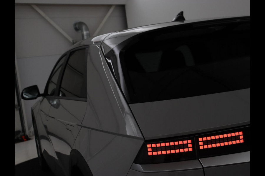 Hyundai IONIQ 5 Connect 73kWh | Trekhaak | Stoel & stuurverwarming | Half leder | Adaptive cruise | Carplay | 19'' | Keyless | Camera | Navigatie | Vehicle-to-load | Parkeerhulp