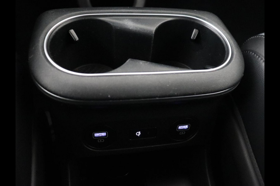 Hyundai IONIQ 5 Connect 73kWh | Trekhaak | Stoel & stuurverwarming | Half leder | Adaptive cruise | Carplay | 19'' | Keyless | Camera | Navigatie | Vehicle-to-load | Parkeerhulp
