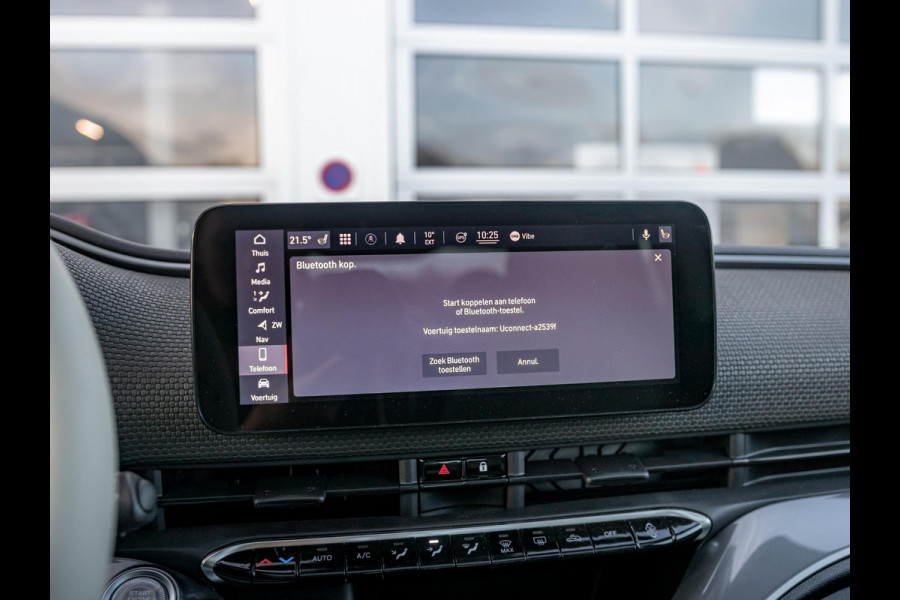 Fiat 500E 3+1 La Prima 42 kWh | 17% Bijtelling | Clima | Cruise | Leder | 17" | Priv Glass | Winter Pack | JBL Sound | BSM | Apple Carplay