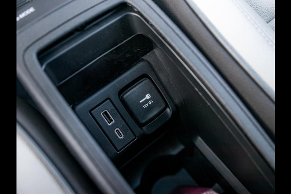 Fiat 500E 3+1 La Prima 42 kWh | 17% Bijtelling | Clima | Cruise | Leder | 17" | Priv Glass | Winter Pack | JBL Sound | BSM | Apple Carplay