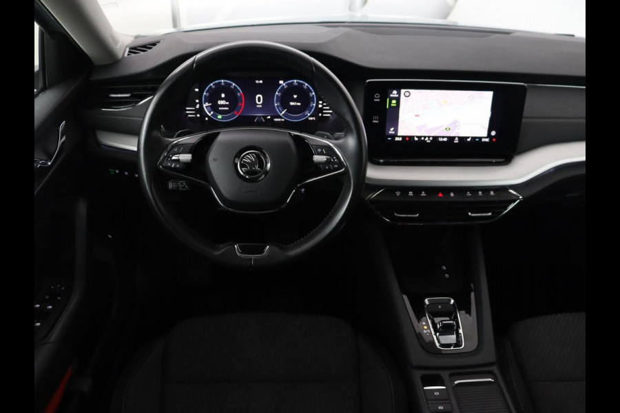 Škoda Octavia 1.0 e-TSI Business Edition Plus | Trekhaak | Stoelverwarming | Adaptive cruise | Sfeerverlichting | Full LED | Side Assist | Carplay | Navigatie | Climate control | Bluetooth