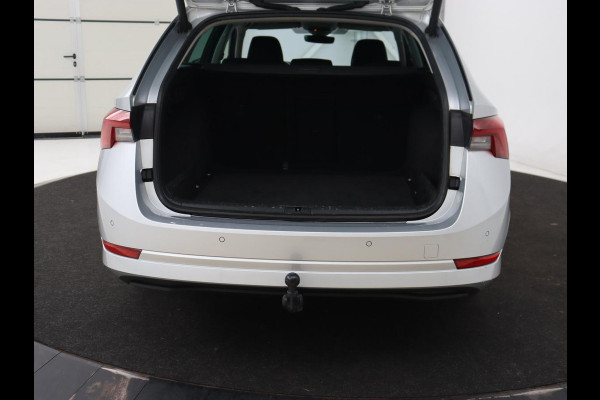 Škoda Octavia 1.0 e-TSI Business Edition Plus | Trekhaak | Stoelverwarming | Adaptive cruise | Sfeerverlichting | Full LED | Side Assist | Carplay | Navigatie | Climate control | Bluetooth