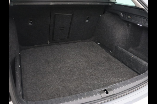 Škoda Octavia 1.0 e-TSI Business Edition Plus | Trekhaak | Stoelverwarming | Adaptive cruise | Sfeerverlichting | Full LED | Side Assist | Carplay | Navigatie | Climate control | Bluetooth