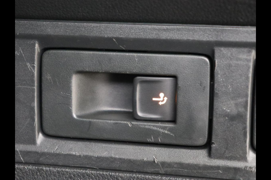 Škoda Octavia 1.0 e-TSI Business Edition Plus | Trekhaak | Stoelverwarming | Adaptive cruise | Sfeerverlichting | Full LED | Side Assist | Carplay | Navigatie | Climate control | Bluetooth