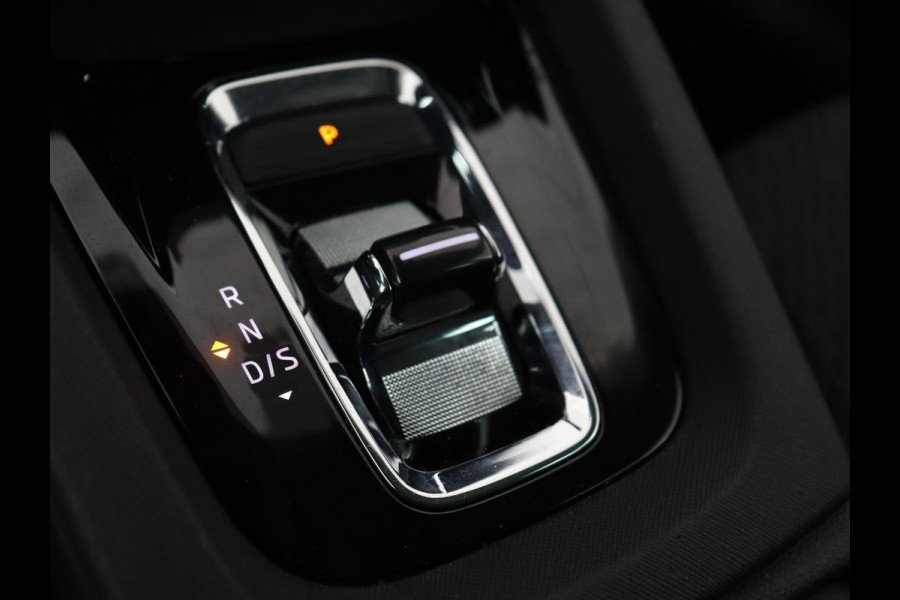 Škoda Octavia 1.0 e-TSI Business Edition Plus | Trekhaak | Stoelverwarming | Adaptive cruise | Sfeerverlichting | Full LED | Side Assist | Carplay | Navigatie | Climate control | Bluetooth