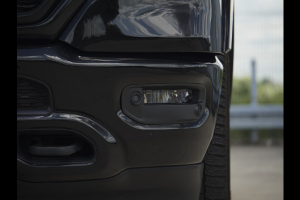 Dodge Ram | 1500 | Limited | 5.7 V8 | 4x4 | Crew Cab | Night Edition | HEMI | Panorama | Deksel | Full Nieuw binnen!