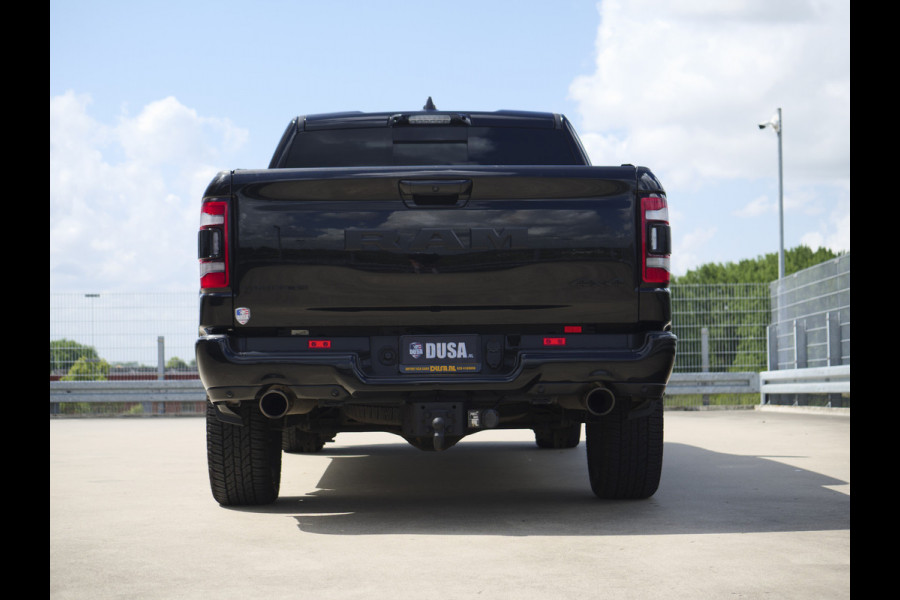 Dodge Ram | 1500 | Limited | 5.7 V8 | 4x4 | Crew Cab | Night Edition | HEMI | Panorama | Deksel | Full Nieuw binnen!