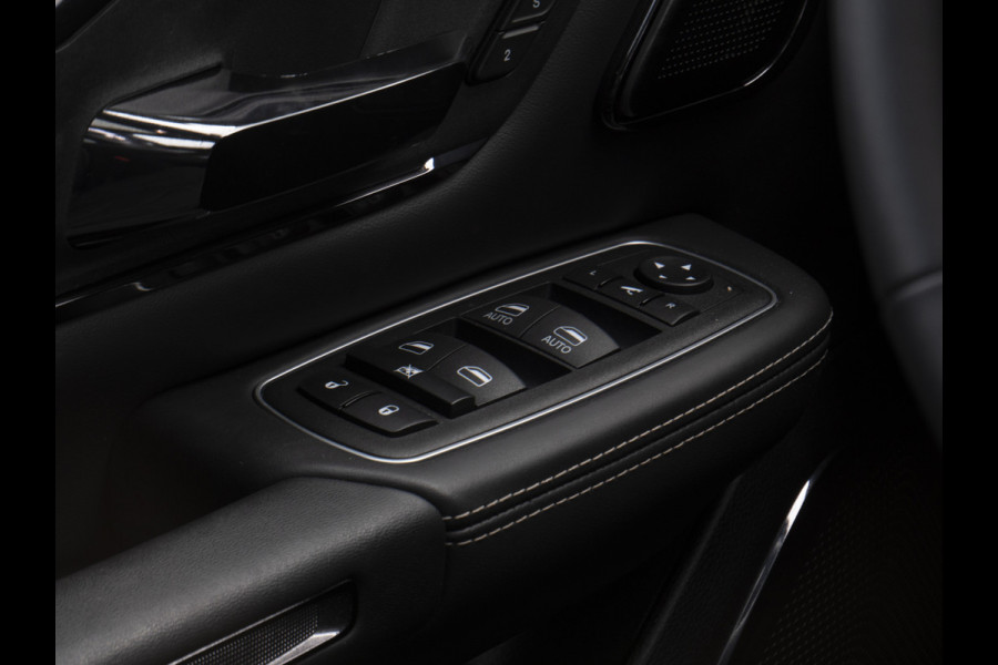 Dodge Ram | 1500 | Limited | 5.7 V8 | 4x4 | Crew Cab | Night Edition | HEMI | Panorama | Deksel | Full Nieuw binnen!