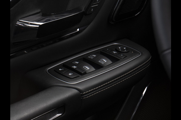 Dodge Ram | 1500 | Limited | 5.7 V8 | 4x4 | Crew Cab | Night Edition | HEMI | Panorama | Deksel | Full Nieuw binnen!