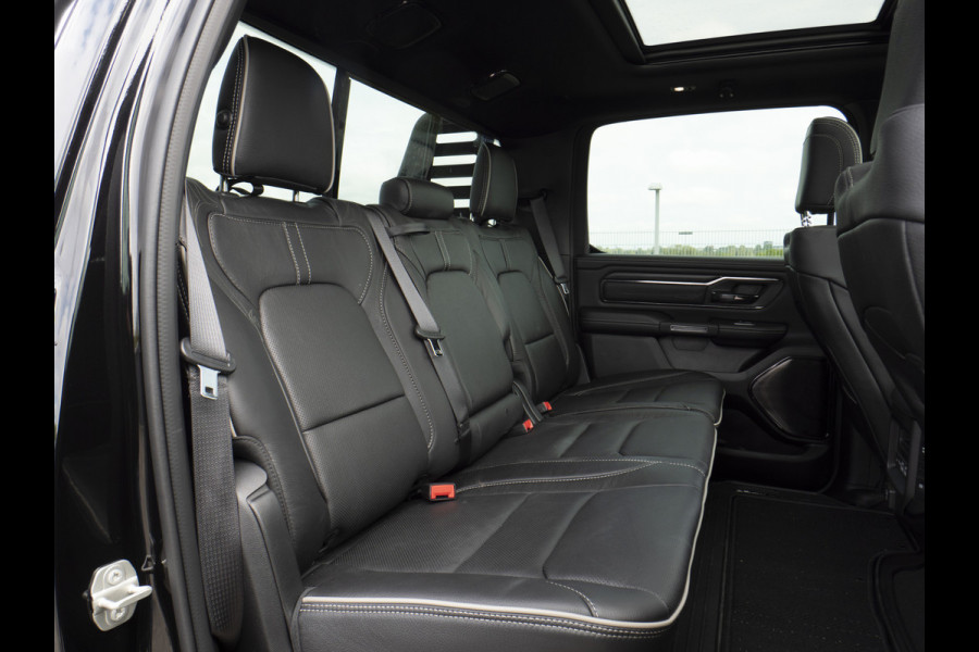 Dodge Ram | 1500 | Limited | 5.7 V8 | 4x4 | Crew Cab | Night Edition | HEMI | Panorama | Deksel | Full Nieuw binnen!