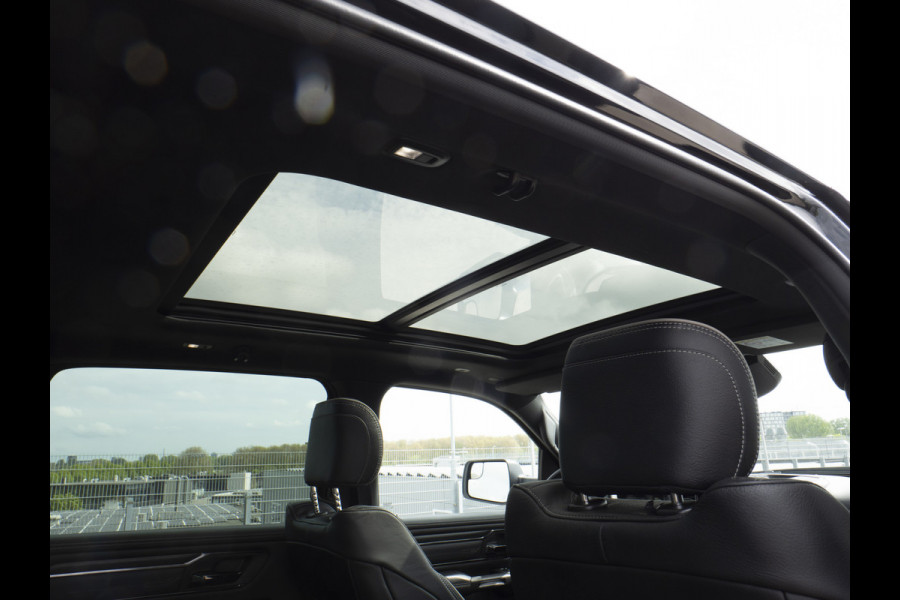 Dodge Ram | 1500 | Limited | 5.7 V8 | 4x4 | Crew Cab | Night Edition | HEMI | Panorama | Deksel | Full Nieuw binnen!