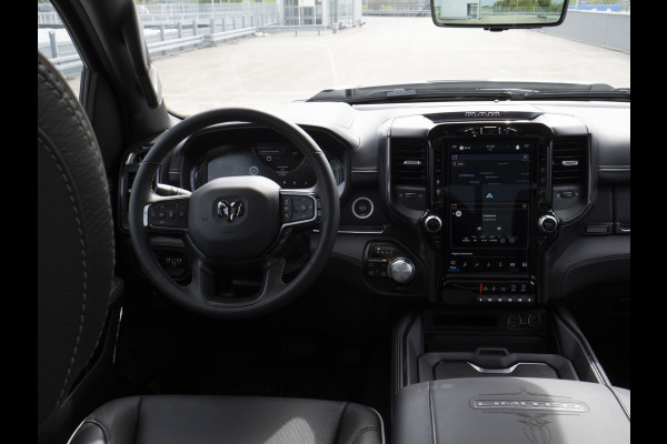 Dodge Ram | 1500 | Limited | 5.7 V8 | 4x4 | Crew Cab | Night Edition | HEMI | Panorama | Deksel | Full Nieuw binnen!