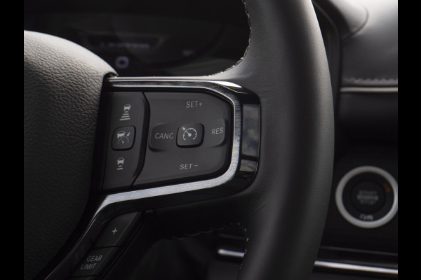 Dodge Ram | 1500 | Limited | 5.7 V8 | 4x4 | Crew Cab | Night Edition | HEMI | Panorama | Deksel | Full Nieuw binnen!