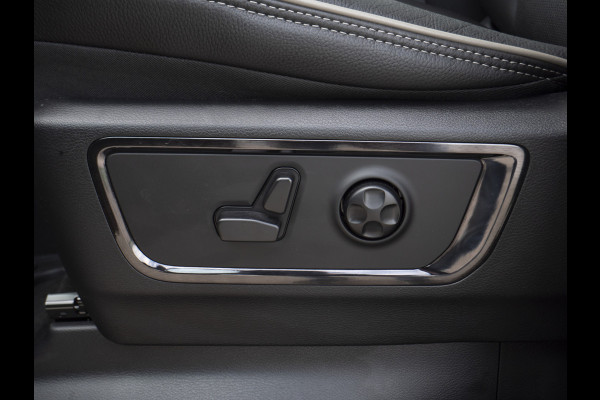 Dodge Ram | 1500 | Limited | 5.7 V8 | 4x4 | Crew Cab | Night Edition | HEMI | Panorama | Deksel | Full Nieuw binnen!