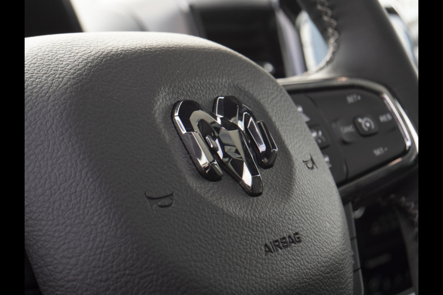 Dodge Ram | 1500 | Limited | 5.7 V8 | 4x4 | Crew Cab | Night Edition | HEMI | Panorama | Deksel | Full Nieuw binnen!