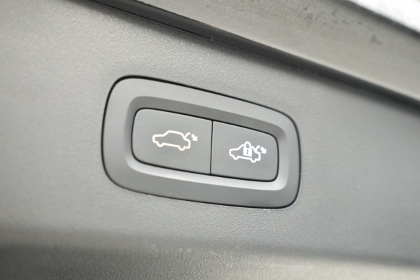 Lynk & Co 01 1.5 Zwarte Hemel, Panorama Dak, Black Pakket