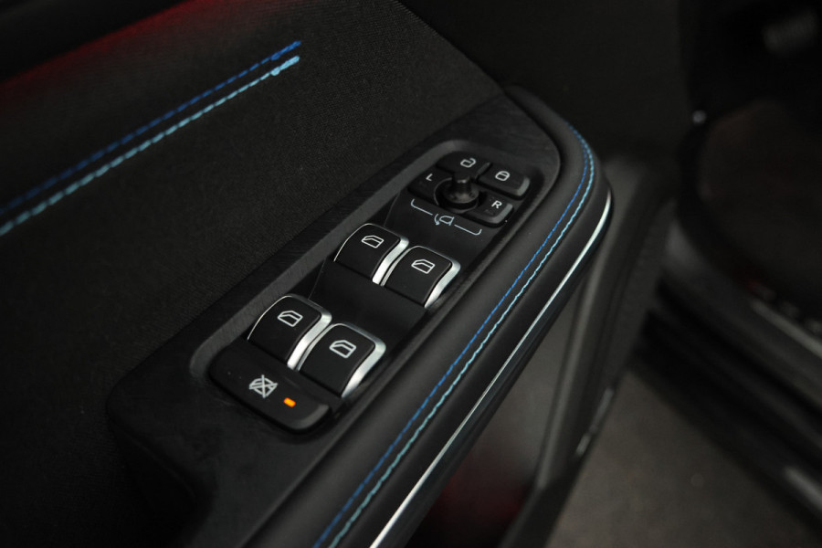 Lynk & Co 01 1.5 Zwarte Hemel, Panorama Dak, Black Pakket