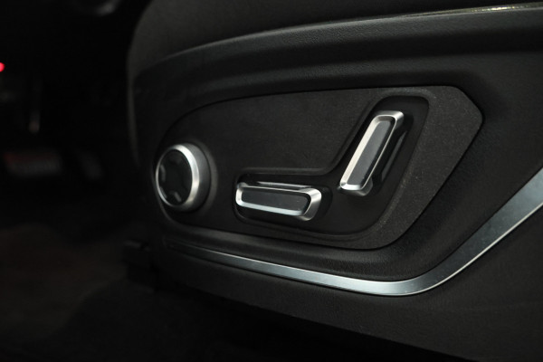 Lynk & Co 01 1.5 Zwarte Hemel, Panorama Dak, Black Pakket