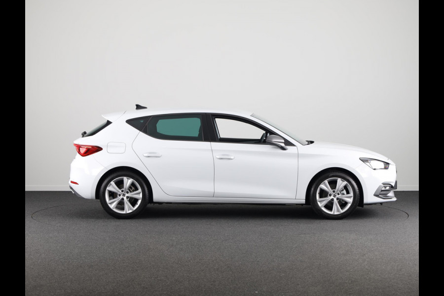Seat Leon FR 1.0 TSI Hatchback 110 pk | Verlengde garantie | Navigatie via App | Parkeersensoren achter | Autom. airco (3 zones) | LED koplampen |