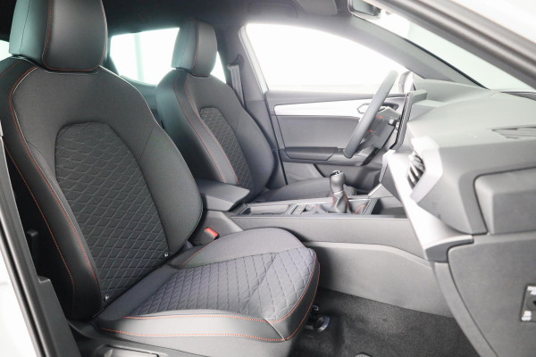 Seat Leon FR 1.0 TSI Hatchback 110 pk | Verlengde garantie | Navigatie via App | Parkeersensoren achter | Autom. airco (3 zones) | LED koplampen |