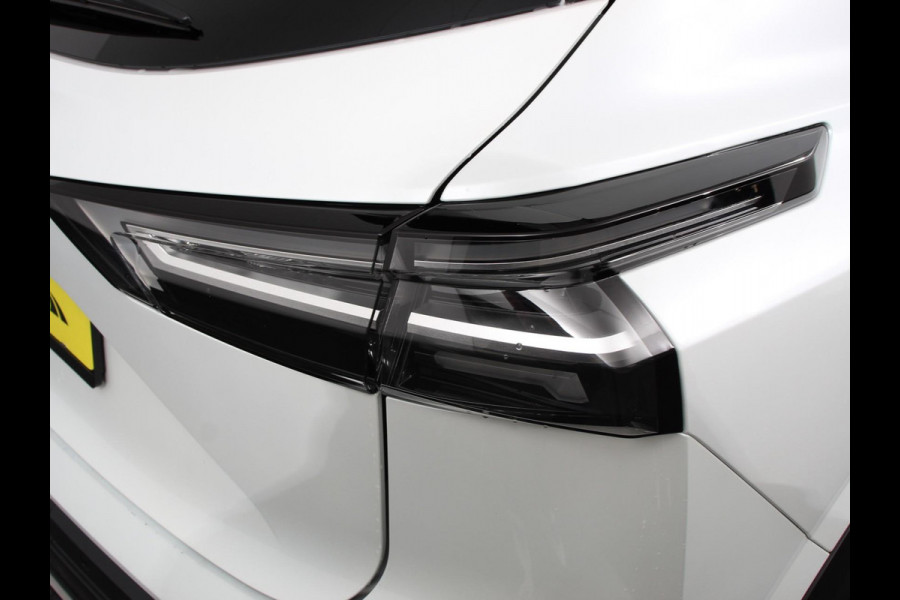 Nissan QASHQAI 1.3 MHEV Automaat N-Connecta Navigatie Climate Control Sfeerverlichting Camera 360 Led Dab Verwarmde voorstoelen Adaptive Cruise Control Digitale Cockpit Lichtmetalen Velgen