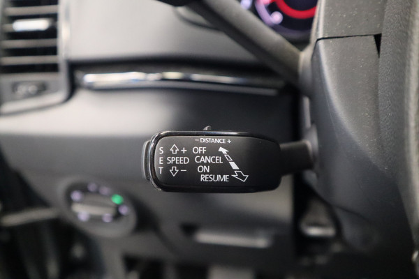 Škoda Karoq 1.5 TSI ACT Sportline Business Navi Camera 19'' ACC ECC Canton 24 maanden garantie mogelijk (*vraag naar de voorwaarden)