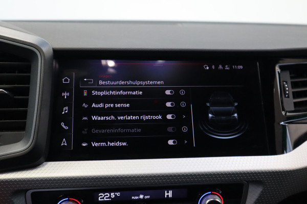 Audi A1 Sportback 25 TFSI S edition S-Line Carplay ACC Navi LED PDC 24 maanden garantie mogelijk (*vraag naar de voorwaarden)