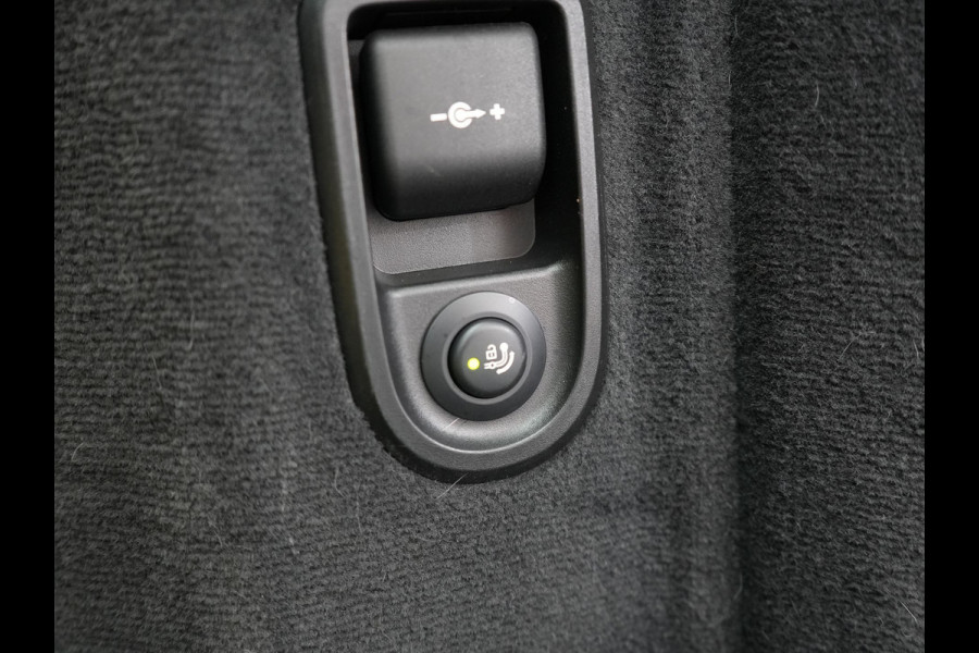 BMW 5 Serie Touring 530e Luxury Line Plug In Hybrid 294pk Dealer O.H PHEV | Trekhaak Af Fabriek | Panodak | Camera | Lederen Sportstoelen Memory & Verwarmd | Apple Carplay | Cruise Control | Navigatie | Virtual | DAB |