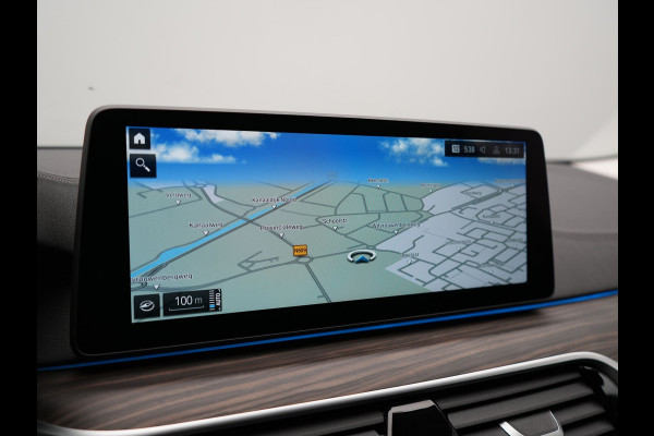 BMW 5 Serie Touring 530e Luxury Line Plug In Hybrid 294pk Dealer O.H PHEV | Trekhaak Af Fabriek | Panodak | Camera | Lederen Sportstoelen Memory & Verwarmd | Apple Carplay | Cruise Control | Navigatie | Virtual | DAB |