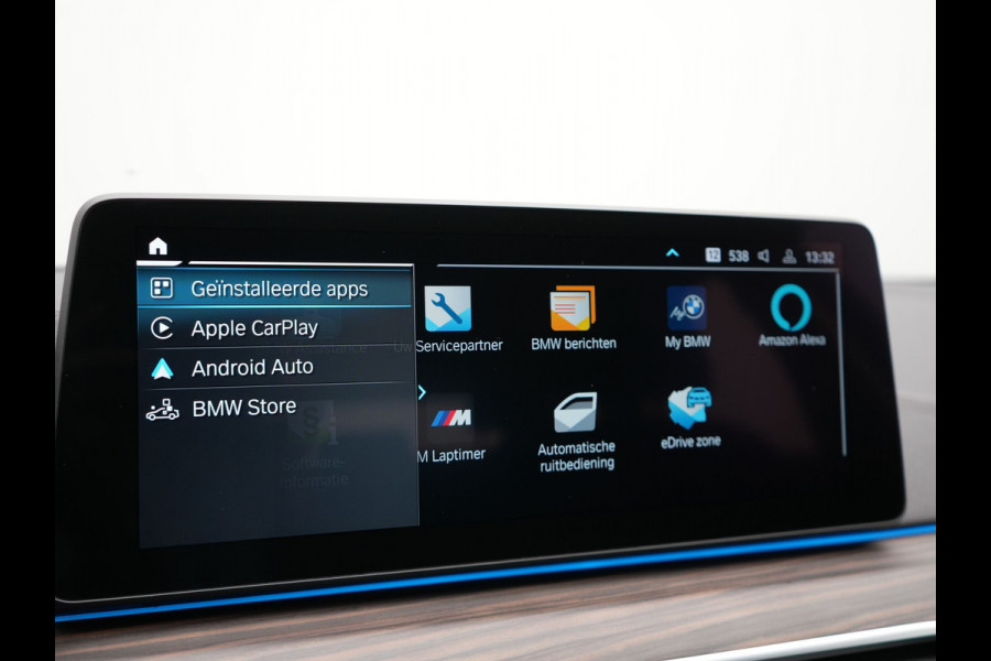 BMW 5 Serie Touring 530e Luxury Line Plug In Hybrid 294pk Dealer O.H PHEV | Trekhaak Af Fabriek | Panodak | Camera | Lederen Sportstoelen Memory & Verwarmd | Apple Carplay | Cruise Control | Navigatie | Virtual | DAB |