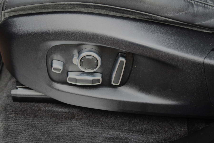 Land Rover Range Rover Sport 5.0 V8 SC SVR 576 PK ! Facelift ! Carbon ! Pano, Cruis, Airco, Stoelverw voor + achter!