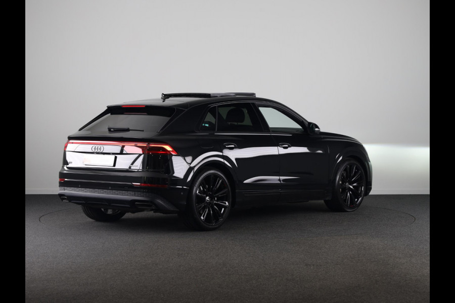 Audi Q8 55 TFSI e quattro Pro Line S 394pk | Panoramadak | Lederen bekleding | Head Up Display | Luchtvering | Trekhaak