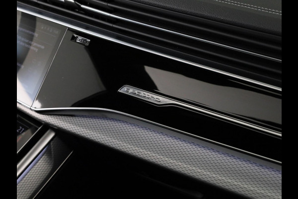 Audi Q8 55 TFSI e quattro Pro Line S 394pk | Panoramadak | Lederen bekleding | Head Up Display | Luchtvering | Trekhaak
