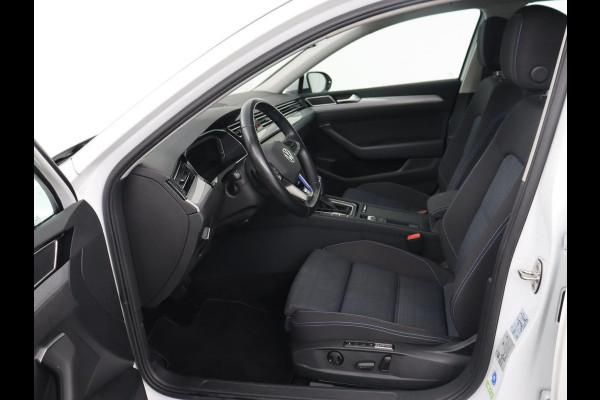 Volkswagen Passat 1.4 TSI PHEV GTE | Stoelverwarming | Virtual Cockpit | Adaptive cruise | Massage | Matrix LED | Camera | Memory | Carplay | Navigatie | Plug In